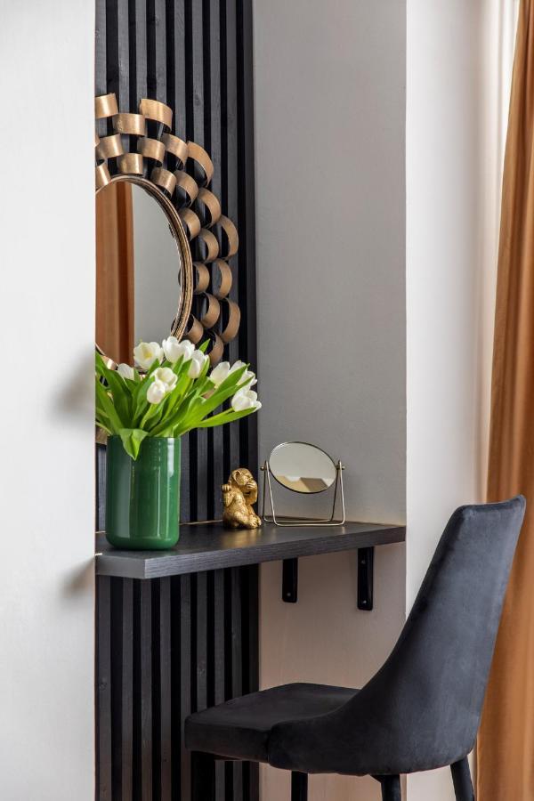 Designer Flat For 4, Heart Of Bucharest, Kitchen Villa ภายนอก รูปภาพ